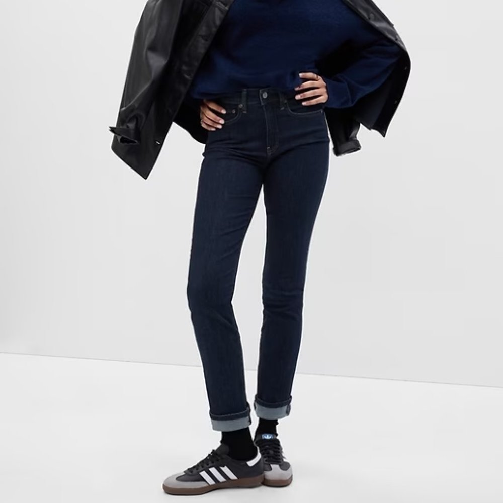 Gap Classic Straight High Rise Jeans with Washwell - Size 29 - BRAND NEW